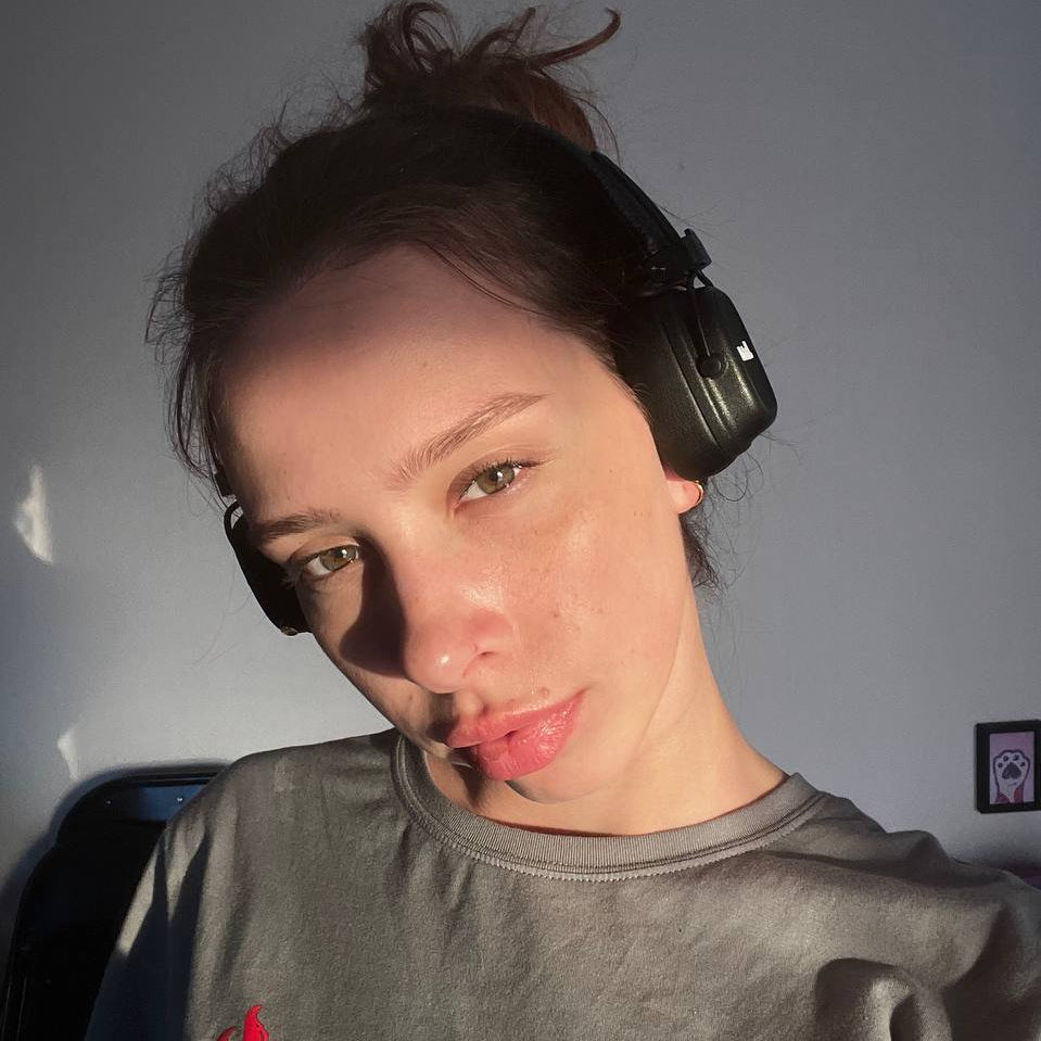 Carollina Holden — User and Permissions Administrator